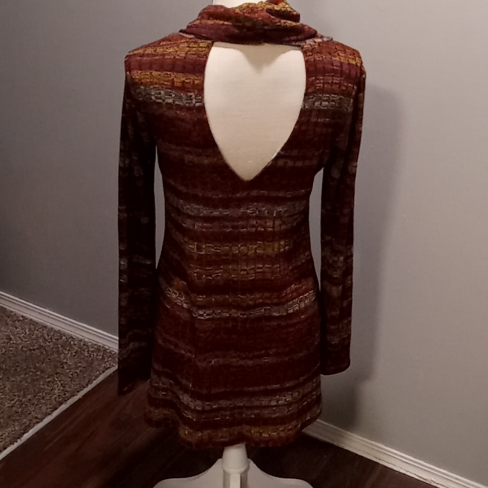 Dress - Picture 2 of 2